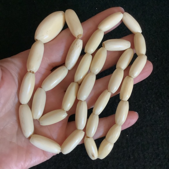 Vintage genuine ivory beads necklace. - Picture 2 of 12